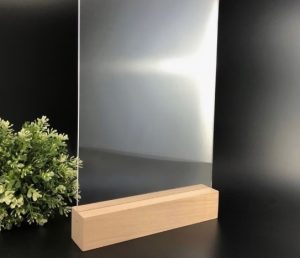 Тейбл тенты с деревянным основанием: как стильная деталь превращает кафе в бренд